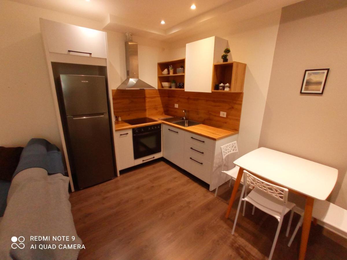 Tirana Apartment Garda Esterno foto
