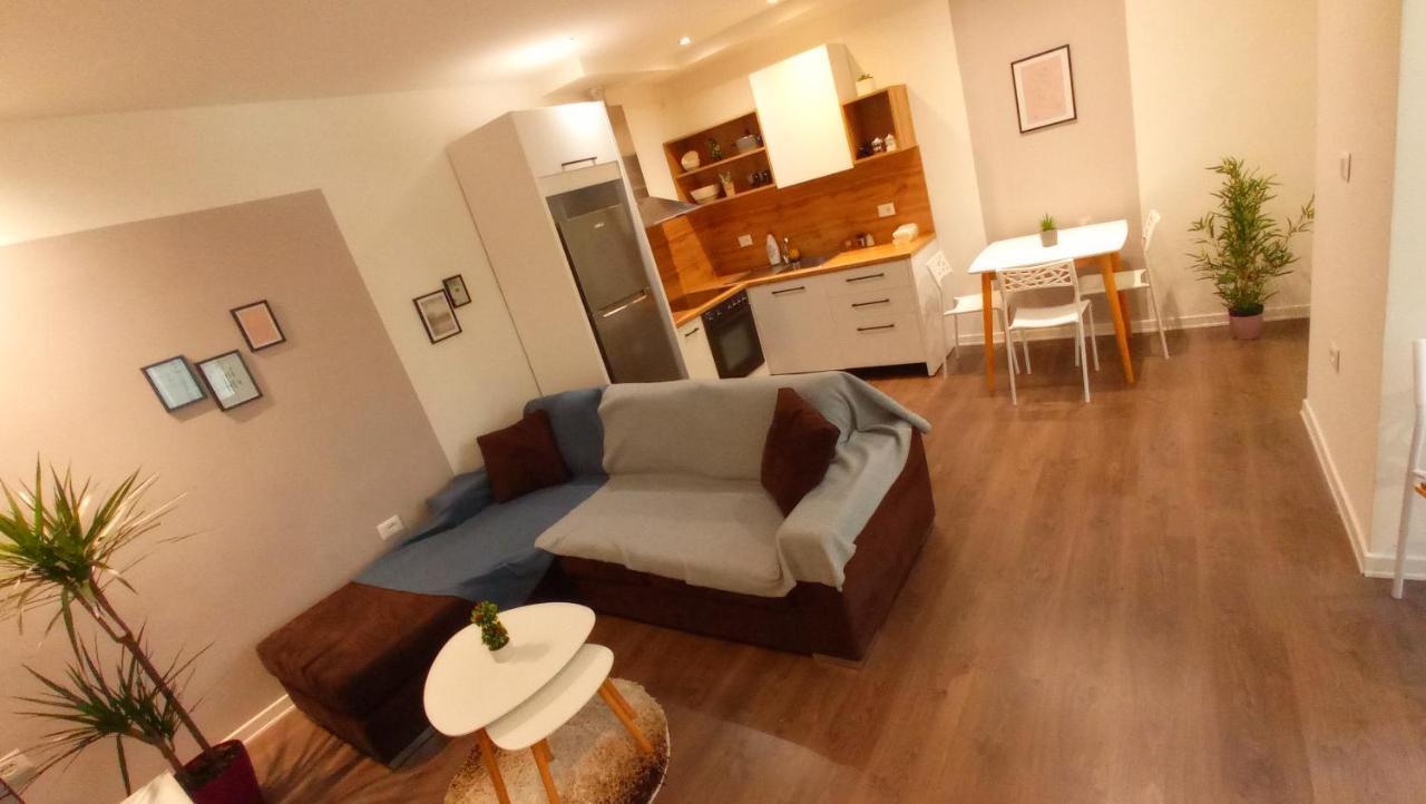 Tirana Apartment Garda Esterno foto