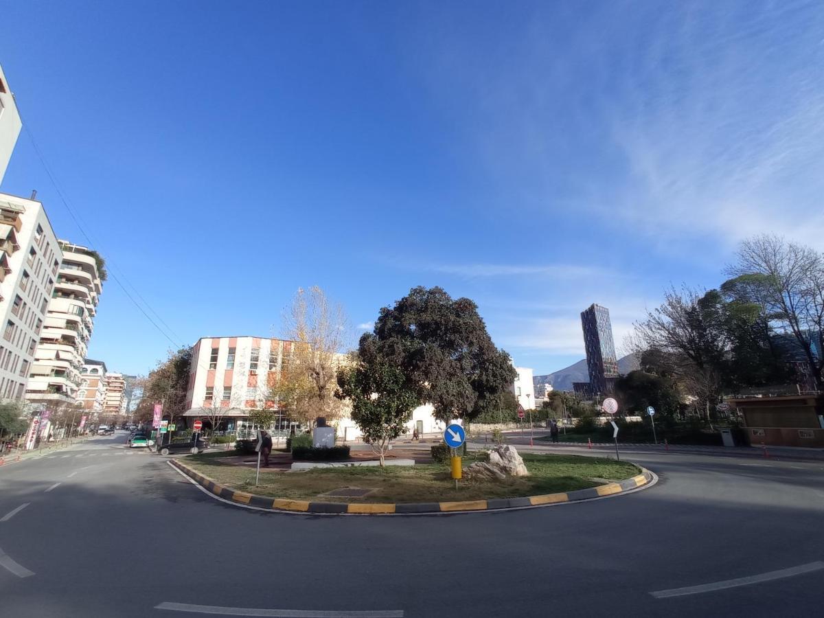 Tirana Apartment Garda Esterno foto